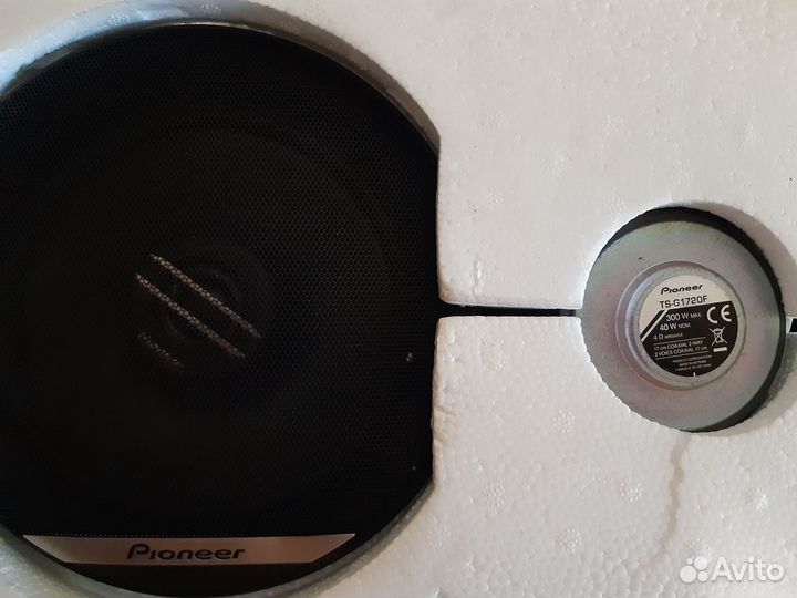 Динамики в автомобиль