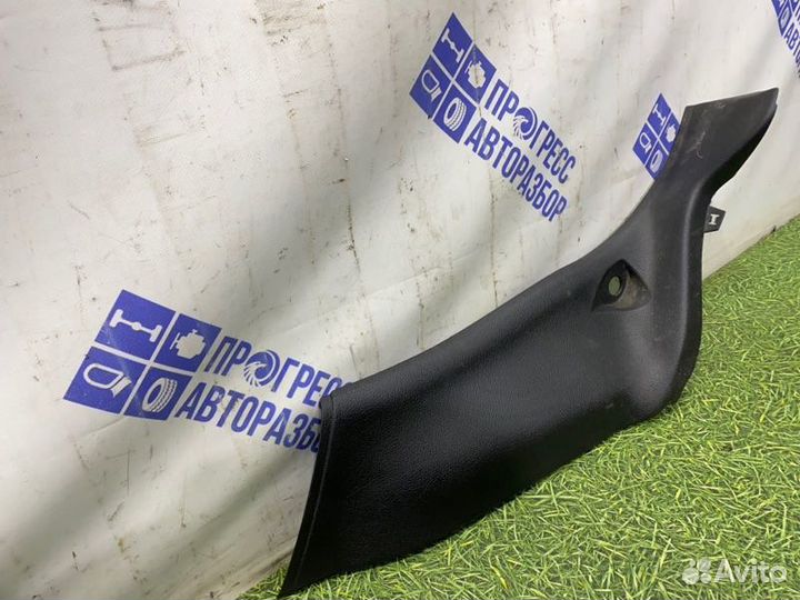 Обшивка стойки задняя левая Peugeot 206 хэтчбек