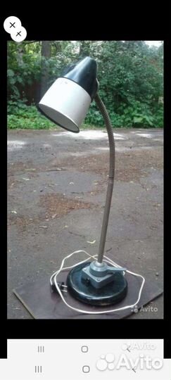 Настольная лампа СССР.Плафоны круглые с резьбой