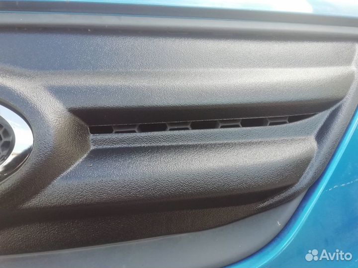 Верхняя зимняя заглушка радиатора LADA Largus