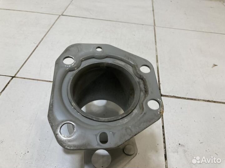 Кронштейн заднего бампера правый Infiniti M M25 M3