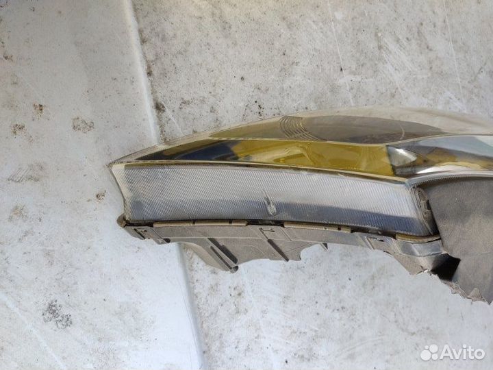 Стекло фары правое Kia Sportage 3 2011