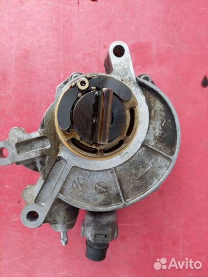 Насос вакуумный BMW X6 E71 N63 B44A