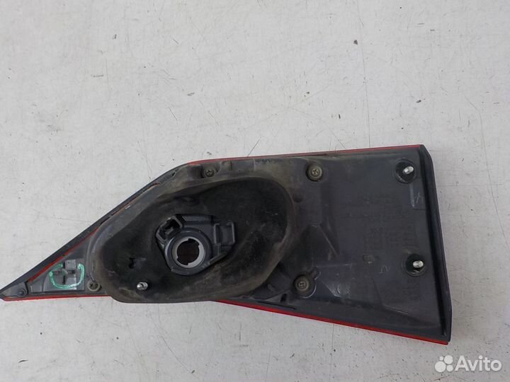 Фонарь задний правый внутренний на Lexus GS 350