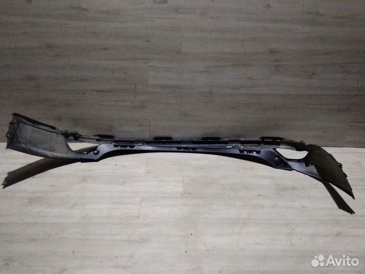 Бампер задний Toyota