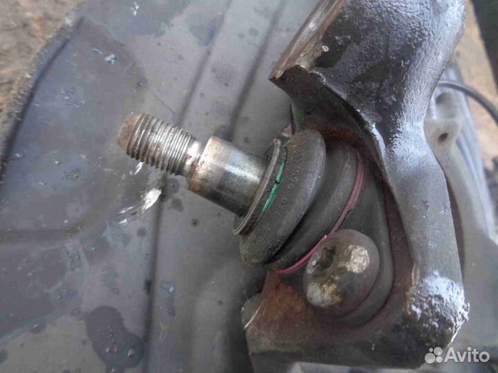 Кулак поворотный правый BMW 3-Series E92