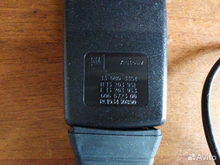 Замок ремня безопасности правый Opel Zafira-B 2005