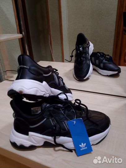 Кроссовки Adidas Ozweego