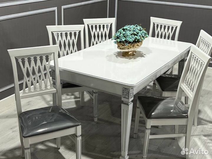 Стол и Стулья