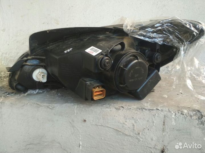 Фара правая c корректором Hyundai Getz 921021C510