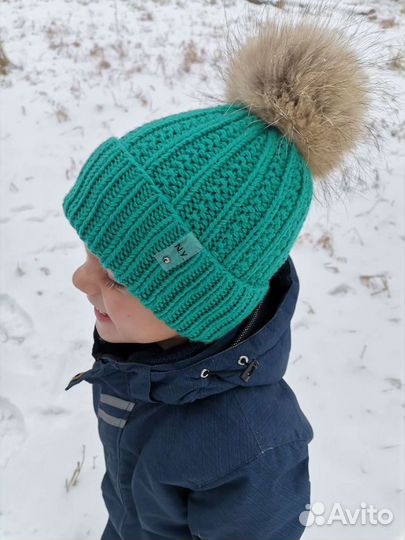 Детская шапка, манишка, варежки