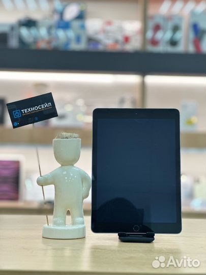 iPad 5-поколение 32Gb Gray