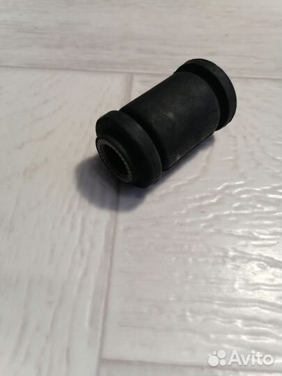 Сайлентблок переднего рычага Toyota Caldina