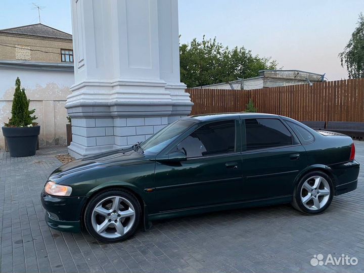 Opel Vectra 1.8 МТ, 1999, 356 245 км