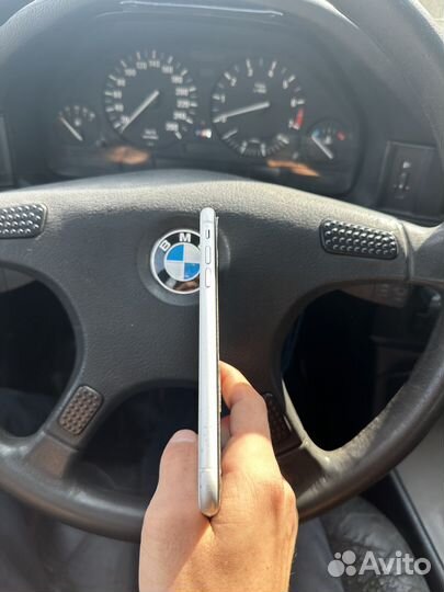 Телефон iPhone xr