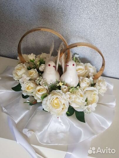 Свадебное украшение на машину