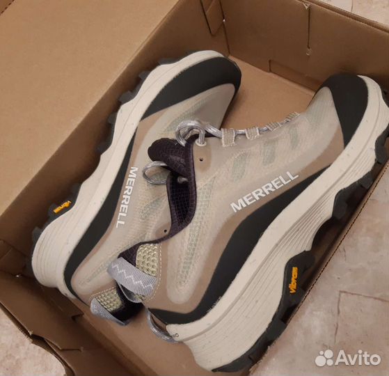 Кроссовки женские трекинговые