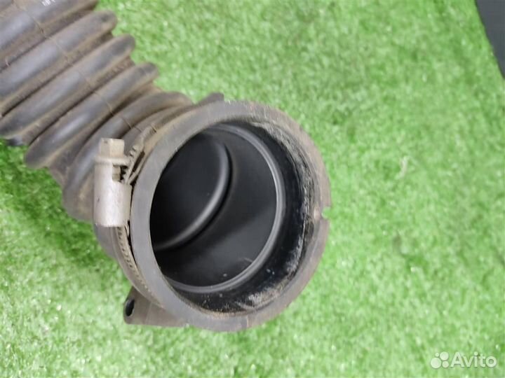 Патрубок воздушного фильтра Toyota Corolla Verso