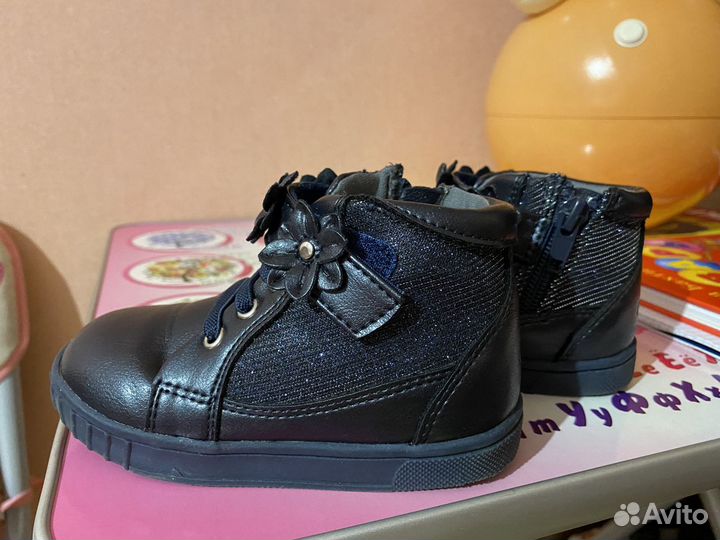 Ботинки осенние Chicco для девочки