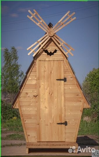 Уличный туалет деревянный ELE1001