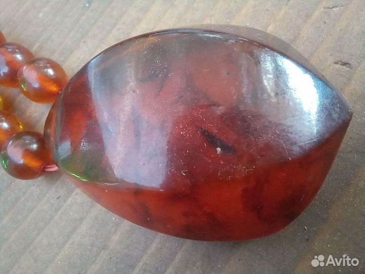 Янтарные украшения