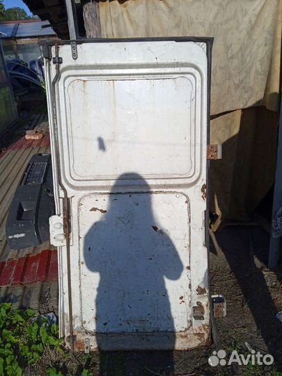 Mercedes т1 двери задние