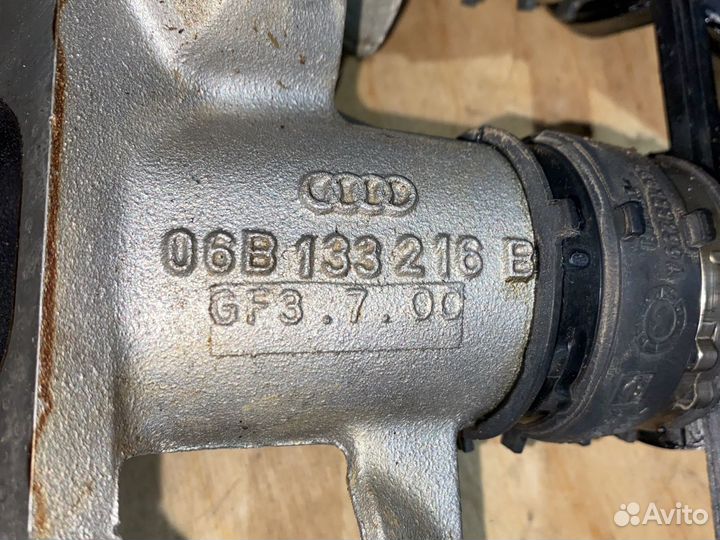 Впускной коллектор 06B133210P Audi A4 1.8б