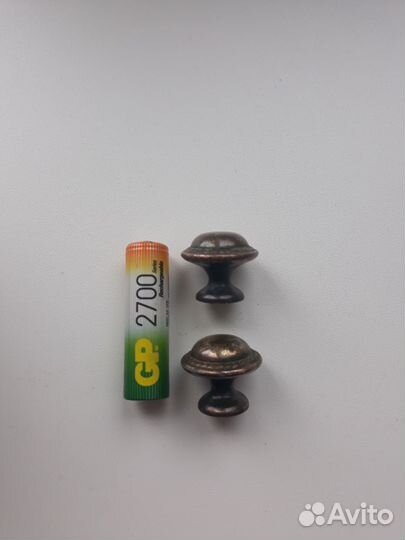 Старинные бронзовые ручки от мебели