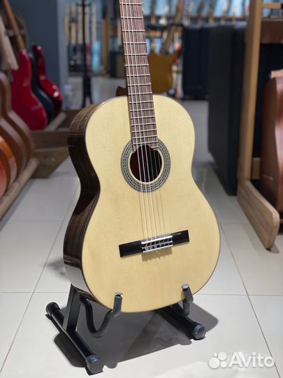 Классическая гитара Martinez Tossa