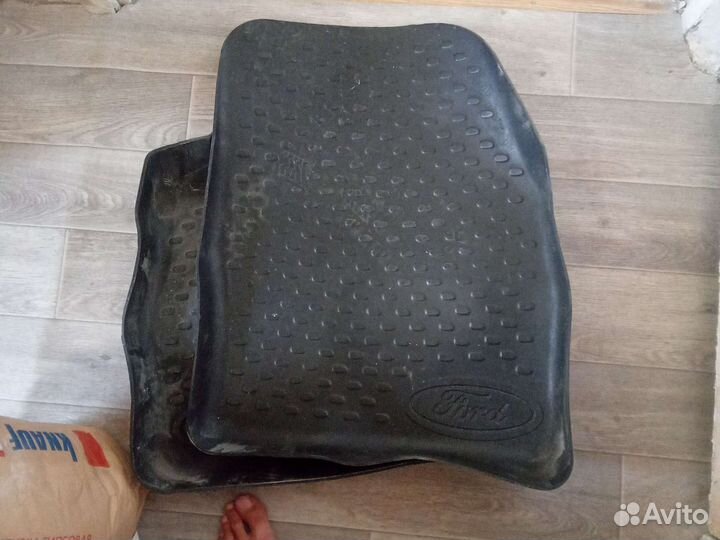Автомобильные коврики резиновые