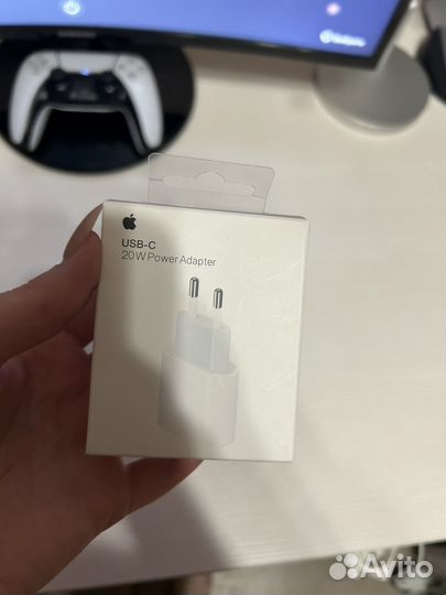 Зарядное устройство apple 20W USB-C Power Adapter