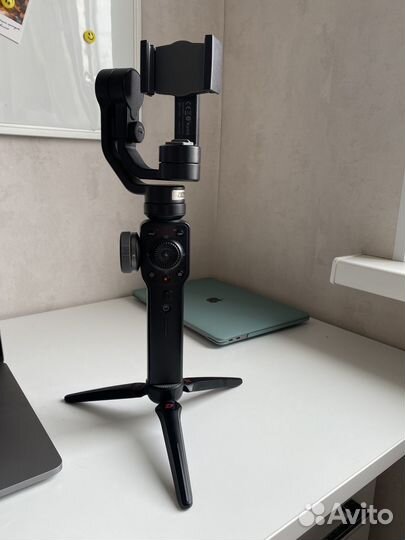 Стабилизатор для телефона Zhiyun Smooth 4