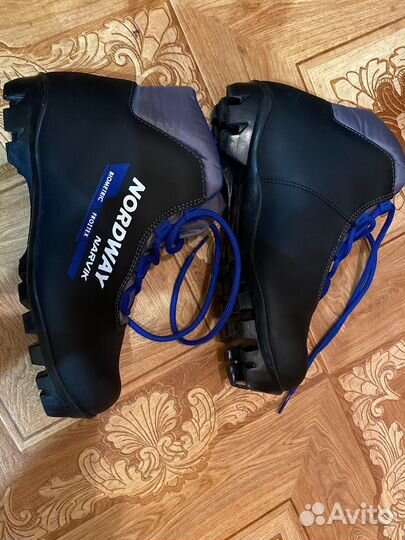 Продам лыжи и лыжные ботинки