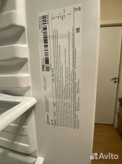 Холодильник indesit бу es18