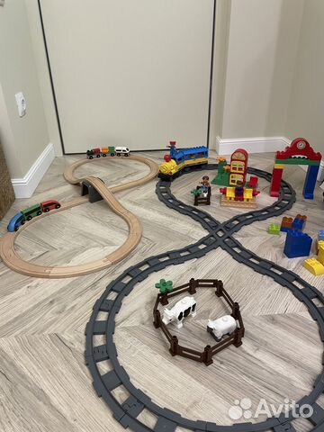 Железная дорога IKEA и железная дорога-конструктор