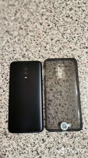 Телефон OnePlus 6T в очень хорошем состоянии