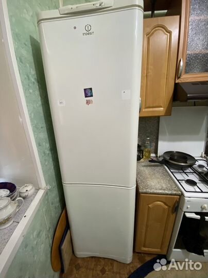 Холодильник indesit