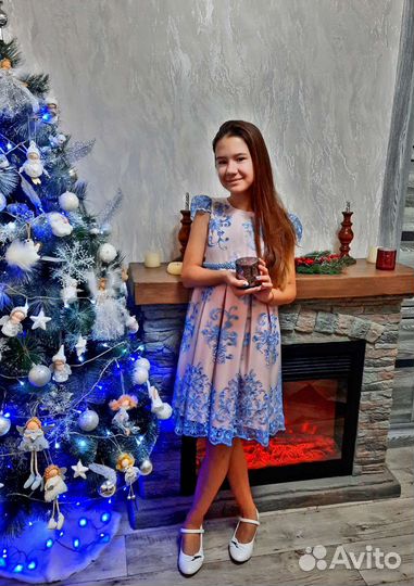 Нарядное платье для девочки 140 146