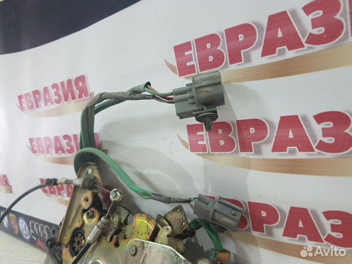 Замок двери задний левый Honda Stepwgn RF7 K20A