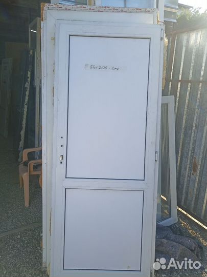 Дверь пластиковая