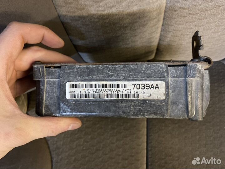 Эбу для dodge caravan 2.4 2001-2003 04727039AA