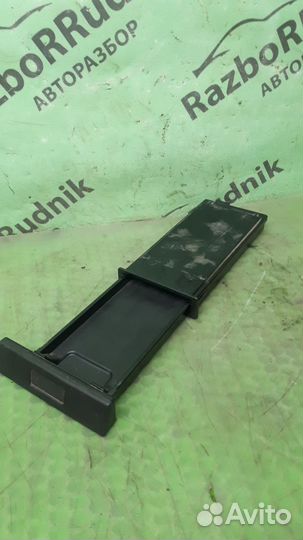 Визитница Nissan Bluebird (U14) X (1996–1998)