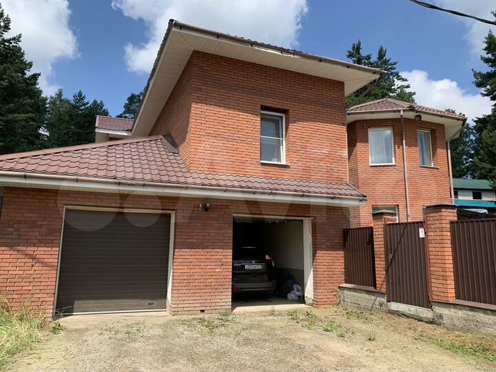 Коттедж 312 м² на участке 15 сот.