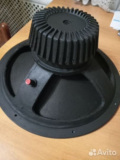Динамик для сабвуфера