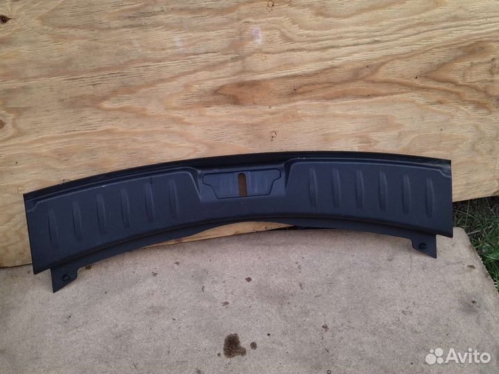 Накладка внутренняя на заднюю панель кузова