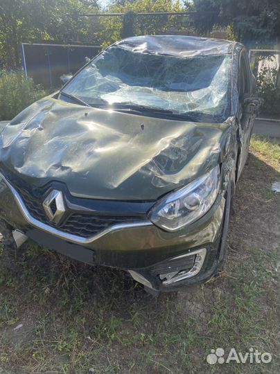 Renault Kaptur 2.0 МТ, 2016, битый, 120 000 км