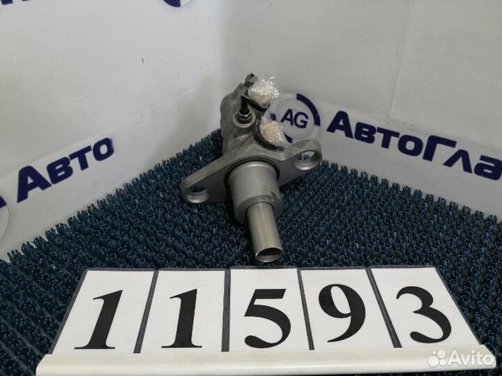 Главный тормозной цилиндр Volkswagen Passat