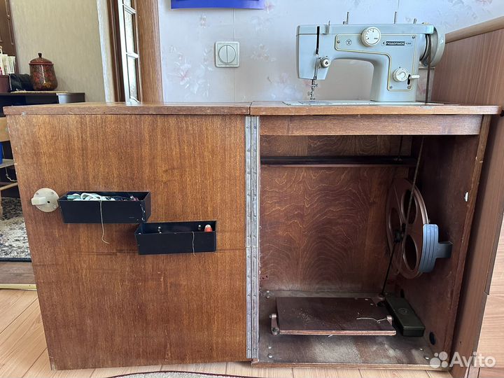 Машина швейная Подольск 132