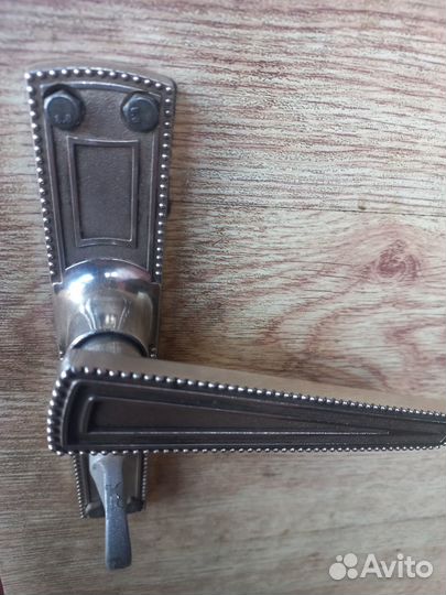 Дверные ручки