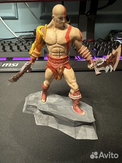 Фигурка Кратоса из God of War